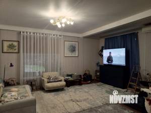 Коттедж 200м&sup2;, 2-этажный, участок 25 сот.  