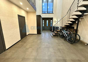 Дом 221м&sup2;, 2-этажный, участок 8 сот.  