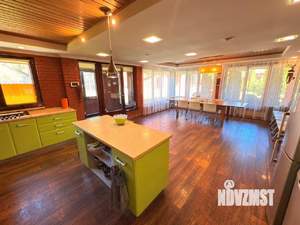 Дом 318м&sup2;, 2-этажный, участок 15 сот.  