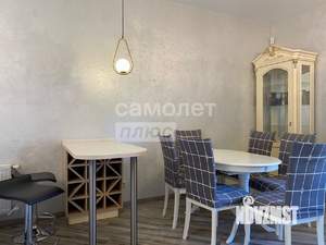 Дом 200м&sup2;, 2-этажный, участок 10 сот.  