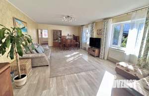 Дом 206м&sup2;, 2-этажный, участок 14 сот.  