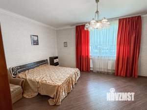 Дом 259м&sup2;, 2-этажный, участок 6 сот.  