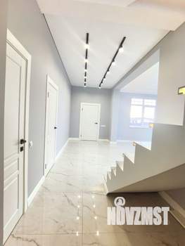 Дом 200м&sup2;, 2-этажный, участок 8 сот.  