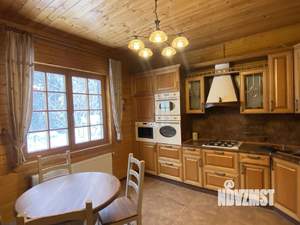 Дом 280м&sup2;, 2-этажный, участок 33 сот.  