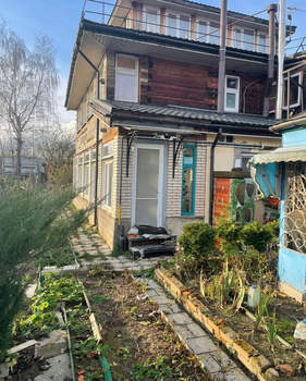 Дом 201м&sup2;, 2-этажный, участок 7 сот.  