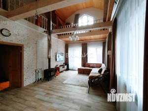 Дом 240м², 2-этажный, участок 10 сот.  