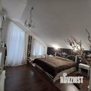 Дом 200м&sup2;, 2-этажный, участок 9 сот.  