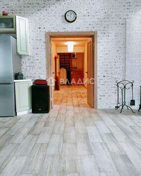Дом 240м², 2-этажный, участок 10 сот.  