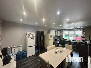 Коттедж 300м&sup2;, 3-этажный, участок 11 сот.  