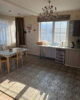 Дом 180м&sup2;, 2-этажный, участок 15 сот.  