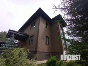 Коттедж 270м&sup2;, 3-этажный, участок 7 сот.  