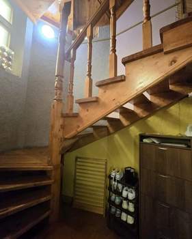 Дом 202м&sup2;, 3-этажный, участок 6 сот.  