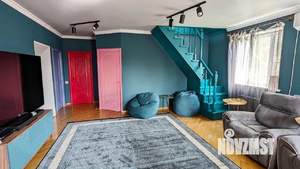 Дом 250м², 3-этажный, участок 10 сот.  