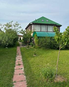 Дом 330м², 3-этажный, участок 25 сот.  
