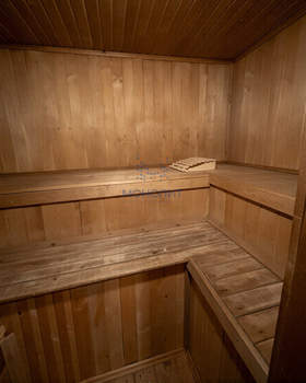 Дом 200м&sup2;, 2-этажный, участок 7 сот.  