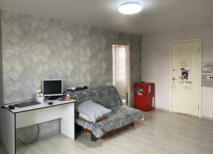 Дом 102м&sup2;, 2-этажный, участок 10 сот.  