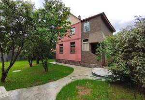 Дом 180м², 3-этажный, участок 12 сот.  