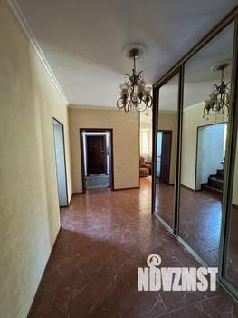 Дом 570м², 3-этажный, участок 22 сот.  