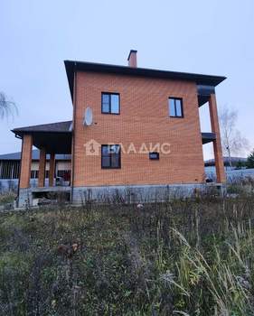 Дом 161м&sup2;, 3-этажный, участок 9 сот.  