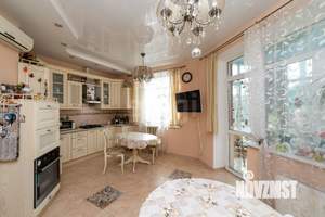 Таунхаус 304м², 3-этажный, участок 4 сот.  