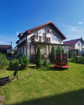 Дом 200м², 2-этажный, участок 9 сот.  