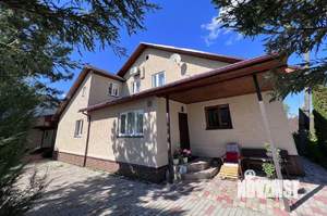 Дом 206м&sup2;, 2-этажный, участок 14 сот.  