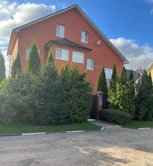 Дом 378м&sup2;, 3-этажный, участок 16 сот.  