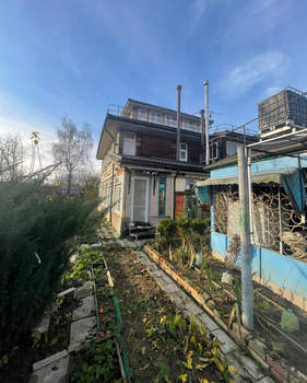 Дом 201м&sup2;, 2-этажный, участок 7 сот.  