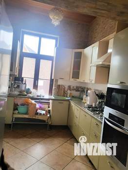 Коттедж 400м&sup2;, 2-этажный, участок 10 сот.  