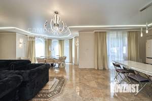 Коттедж 293м², 3-этажный, участок 8 сот.  