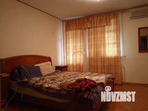 Коттедж 364м², 3-этажный, участок 24 сот.  