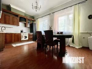 Дом 328м², 2-этажный, участок 11 сот.  