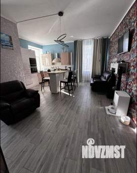 Коттедж 320м², 3-этажный, участок 15 сот.  