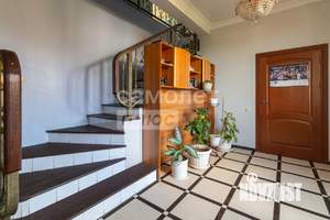 Дом 350м², 3-этажный, участок 8 сот.  