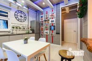 Дом 180м&sup2;, 2-этажный, участок 15 сот.  