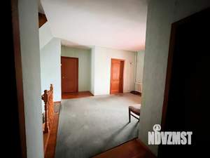 Дом 220м², 3-этажный, участок 12 сот.  