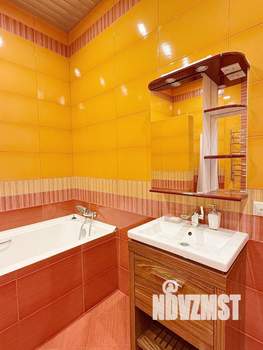 Коттедж 211м&sup2;, 3-этажный, участок 10 сот.  