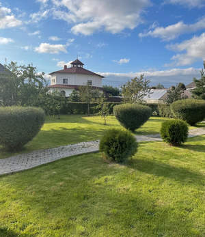 Дом 378м&sup2;, 3-этажный, участок 16 сот.  