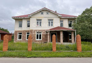 Дом 300м², 2-этажный, участок 14 сот.  