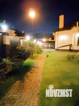 Коттедж 400м&sup2;, 2-этажный, участок 10 сот.  