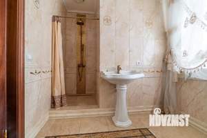 Дом 289м&sup2;, 2-этажный, участок 11 сот.  