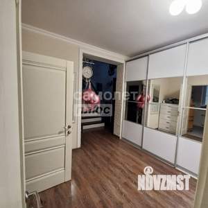 Дом 200м&sup2;, 2-этажный, участок 9 сот.  