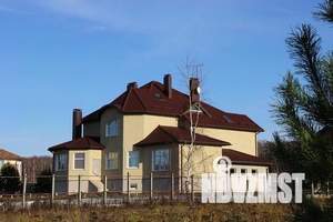 Коттедж 550м², 3-этажный, участок 19 сот.  