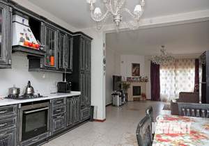 Дом 262м², 3-этажный, участок 28 сот.  