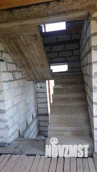 Дом 161м&sup2;, 3-этажный, участок 9 сот.  