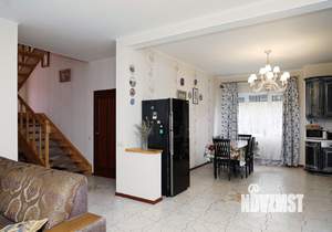 Дом 262м&sup2;, 3-этажный, участок 28 сот.  