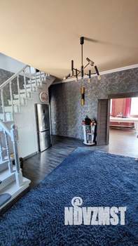 Дом 250м², 3-этажный, участок 10 сот.  