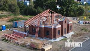 Дом 200м&sup2;, 2-этажный, участок 10 сот.  