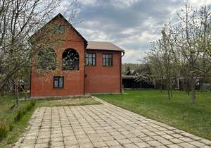 Дом 190м², 2-этажный, участок 10 сот.  