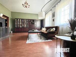 Дом 328м², 2-этажный, участок 11 сот.  